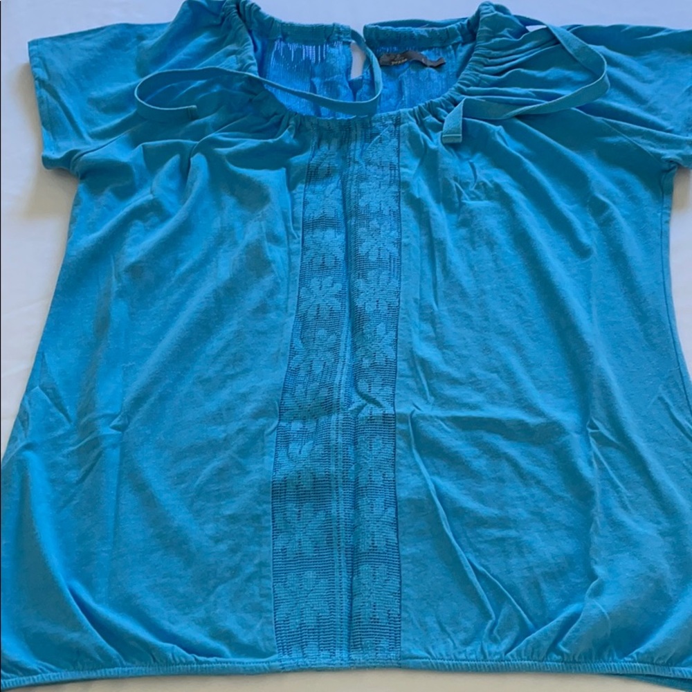 Women’s Prana Short Sleeve Top with Details!